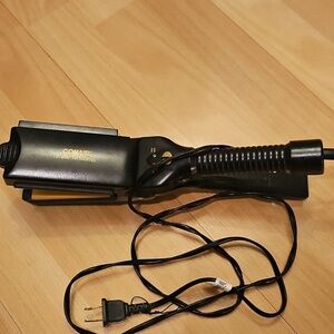 Conair Ceramic Technology 2"wide flat iron.